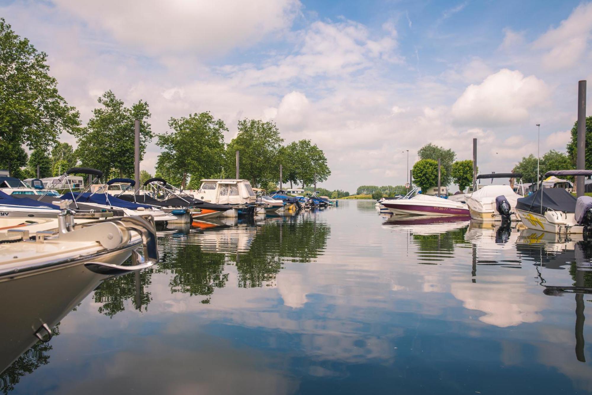 Marinapark Bad Nederrijn Hotel Maurik Kültér fotó